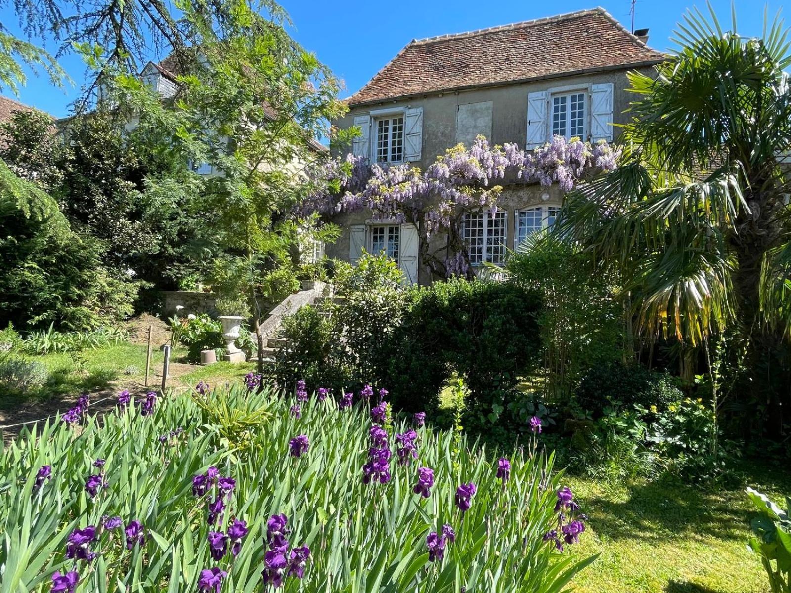 Jardin Des Remparts Bed and Breakfast Orthez Εξωτερικό φωτογραφία