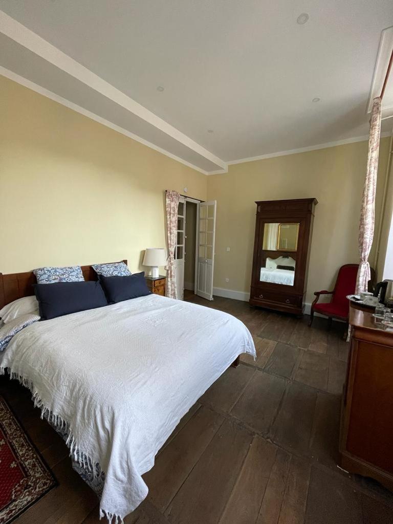 Jardin Des Remparts Bed and Breakfast Orthez Εξωτερικό φωτογραφία